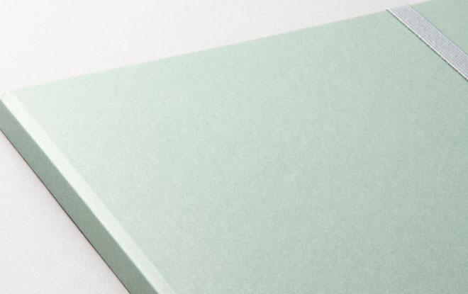 なめらかな表紙